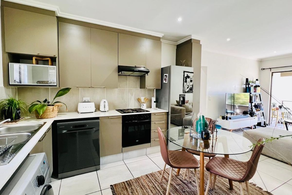 2 bedroom 1 full bath - Lonehill - Photo 3