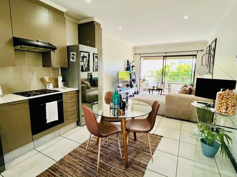 2 bedroom 1 full bath - Lonehill - Photo 2