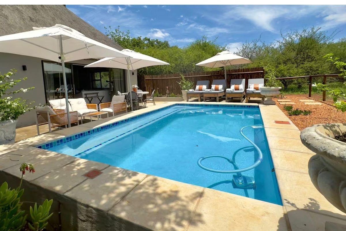 Luxury Home for Sale in the Hoedspruit Wildlife - Pool - Boma - Bushlife - Photo 2