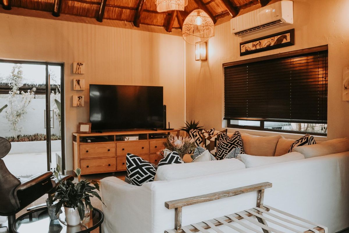 Luxury Home for Sale in the Hoedspruit Wildlife - Pool - Boma - Bushlife - Photo 5