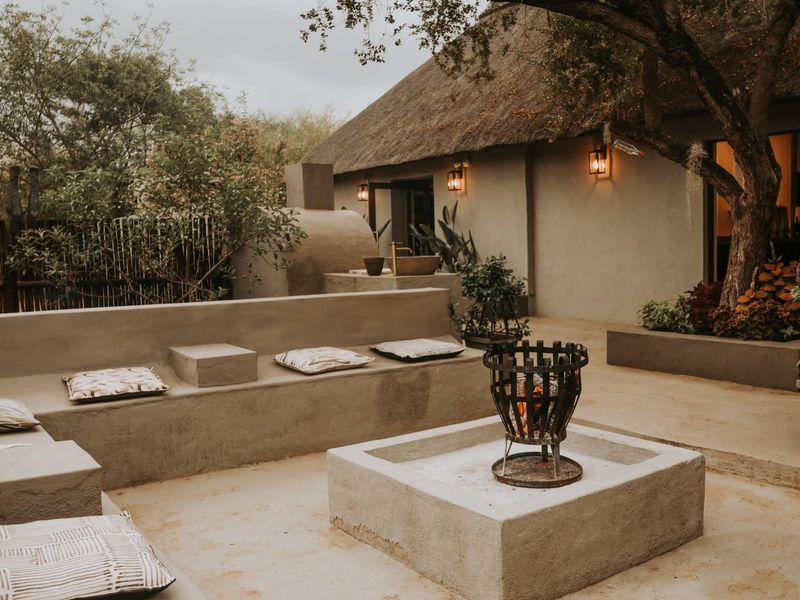 Luxury Home for Sale in the Hoedspruit Wildlife - Pool - Boma - Bushlife - Photo 9
