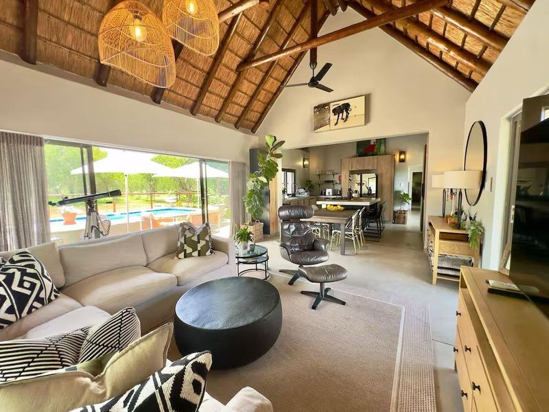 Luxury Home for Sale in the Hoedspruit Wildlife - Pool - Boma - Bushlife - Photo 3
