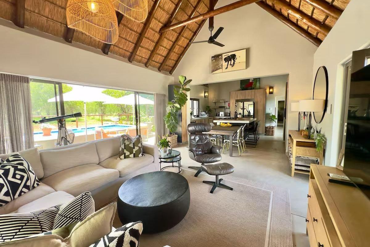 Luxury Home for Sale in the Hoedspruit Wildlife - Pool - Boma - Bushlife - Photo 3
