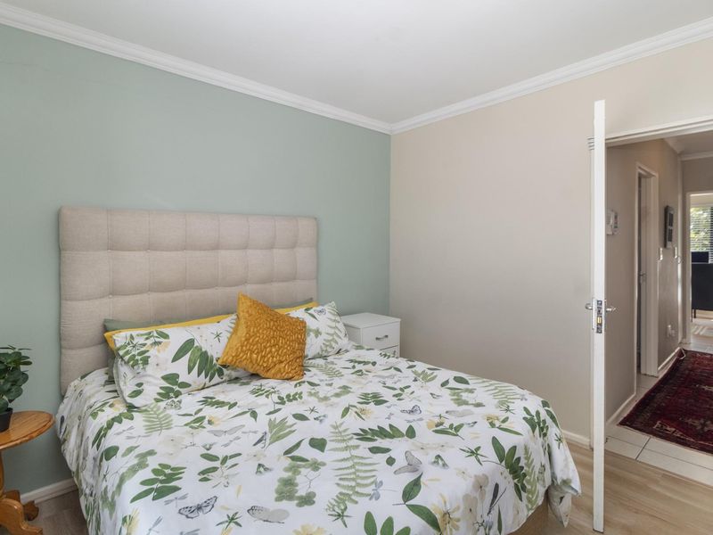 Charming Two-Bedroom Duplex You Need To See in Burgundy Estate - Photo 3