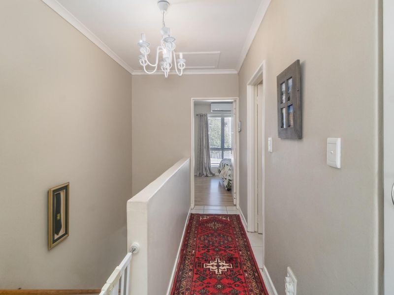 Charming Two-Bedroom Duplex You Need To See in Burgundy Estate - Photo 9
