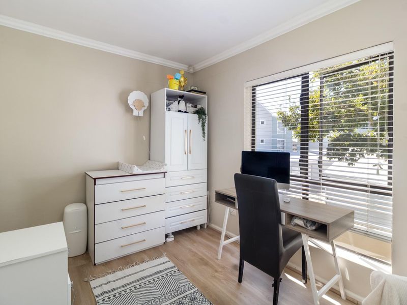 Charming Two-Bedroom Duplex You Need To See in Burgundy Estate - Photo 7