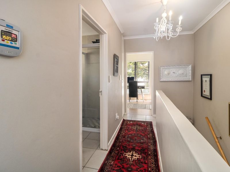 Charming Two-Bedroom Duplex You Need To See in Burgundy Estate - Photo 4