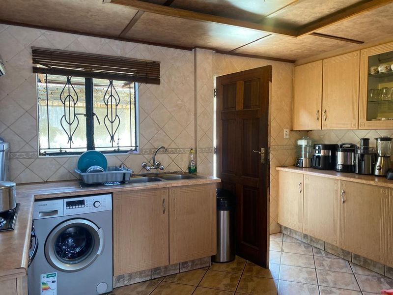 House For Sale in Palm Springs, Evaton - Photo 3