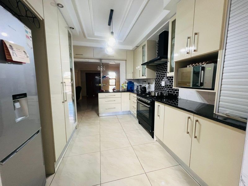 House For Sale in Vanderbijlpark CW 5, Vanderbijlpark CW, Vanderbijlpark - Photo 9