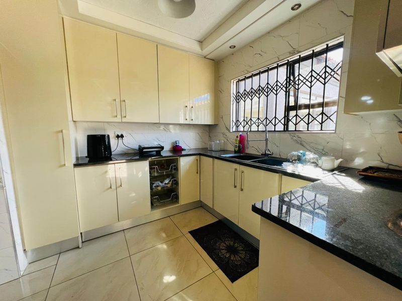 House For Sale in Vanderbijlpark CW 5, Vanderbijlpark CW, Vanderbijlpark - Photo 8