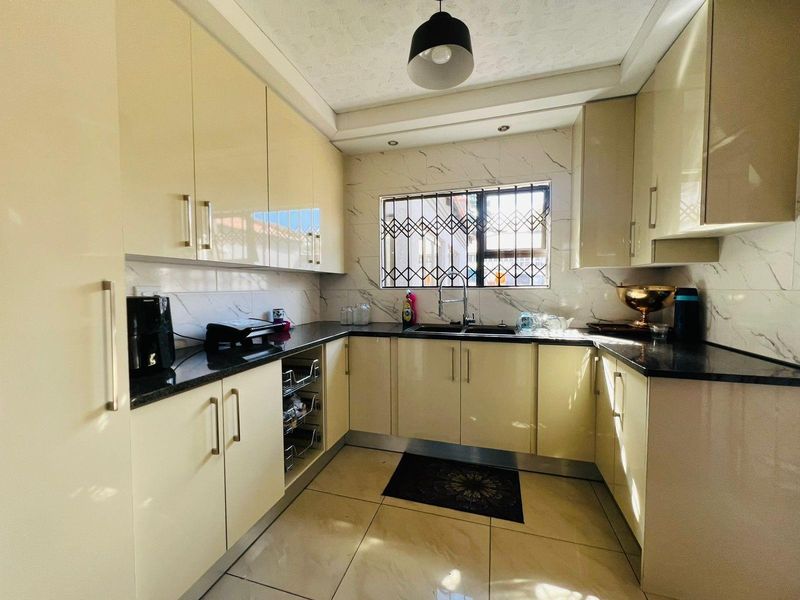 House For Sale in Vanderbijlpark CW 5, Vanderbijlpark CW, Vanderbijlpark - Photo 6