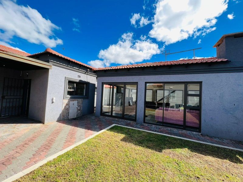 House For Sale in Vanderbijlpark CW 5, Vanderbijlpark CW, Vanderbijlpark - Photo 5