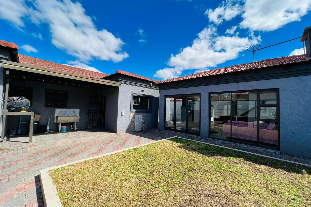 House For Sale in Vanderbijlpark CW 5, Vanderbijlpark CW, Vanderbijlpark - Photo 4