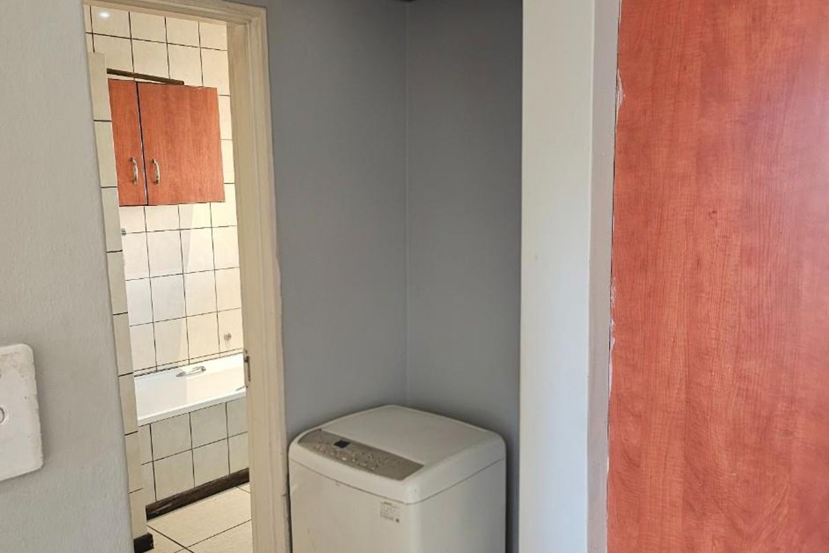 Apartment Block For Sale in Witbank Ext 5, Witbank - Photo 2