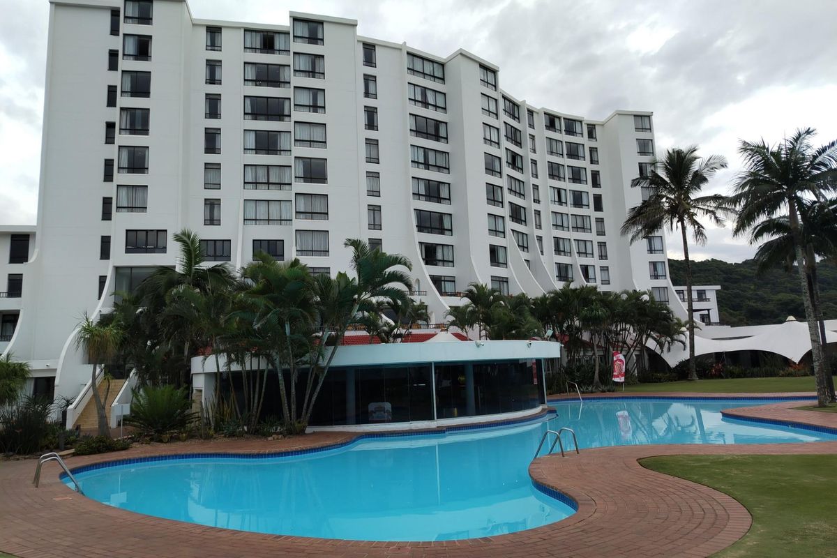 2 Bedroom Apartment in Breakers Umhlanga Rocks - Photo 4