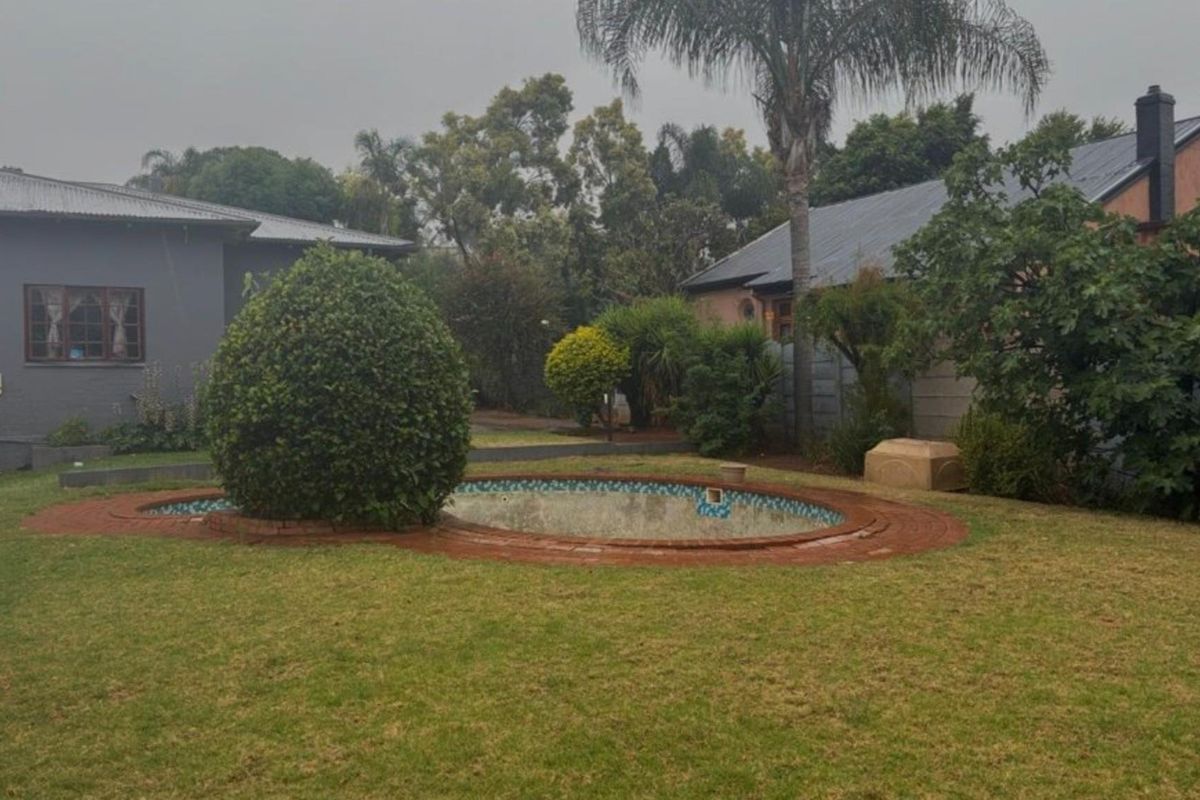 Huge House for sale in Eastwood, Pretoria - Photo 2