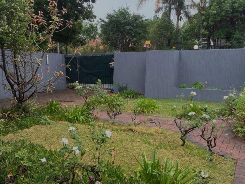 Huge House for sale in Eastwood, Pretoria - Photo 3