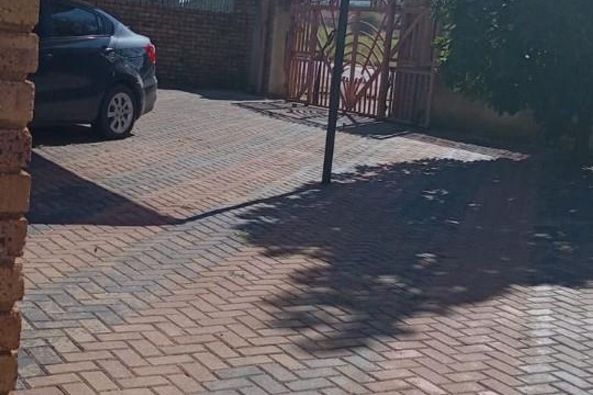 House For Sale in Danville, Pretoria - Photo 3