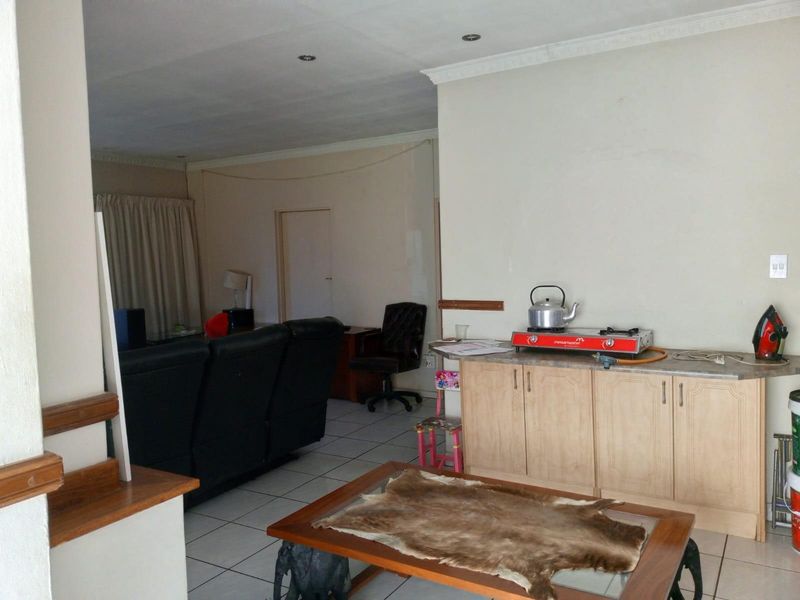 House For Sale in Silverton, Pretoria - Photo 9