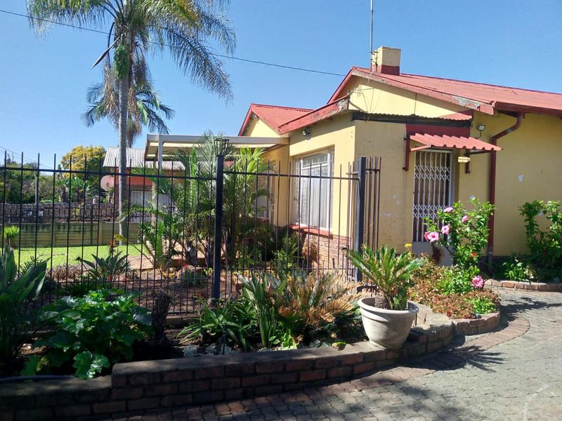 House For Sale in Silverton, Pretoria - Photo 3