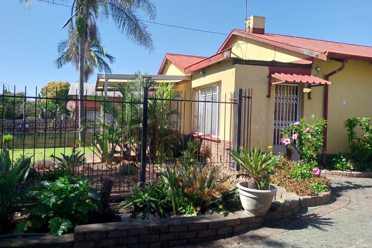 House For Sale in Silverton, Pretoria - Photo 3