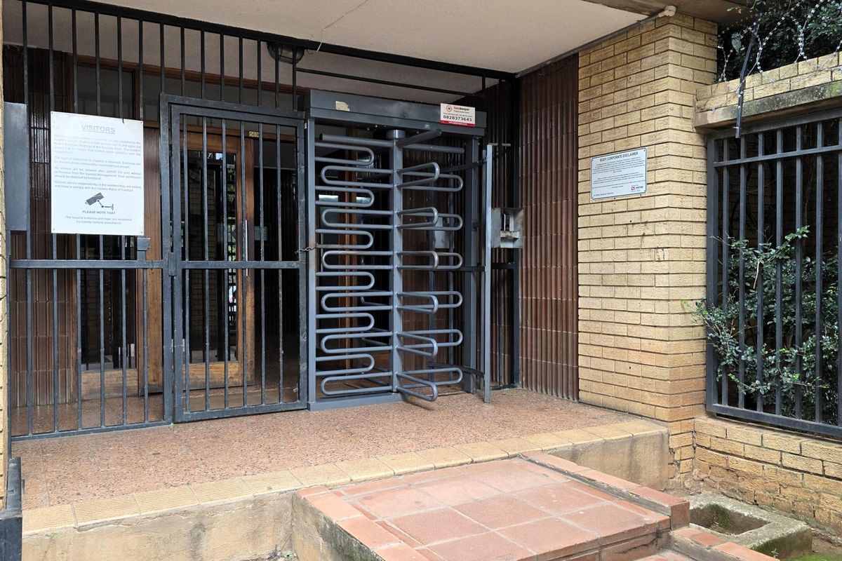 3 bedroom Apartment For Sale in Pretoria Central - Photo 2