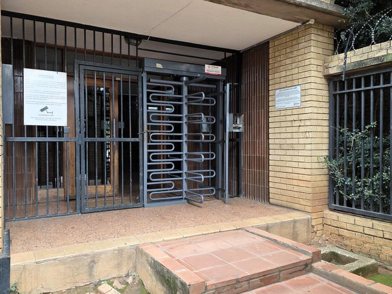 3 bedroom Apartment For Sale in Pretoria Central - Photo 2