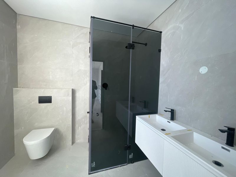 Modern 4-bedroom luxury home in Sandown, Blouberg with premium finishes and indoor-outdoor living - Photo 9