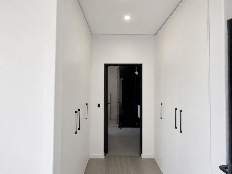 Modern 4-bedroom luxury home in Sandown, Blouberg with premium finishes and indoor-outdoor living - Photo 10