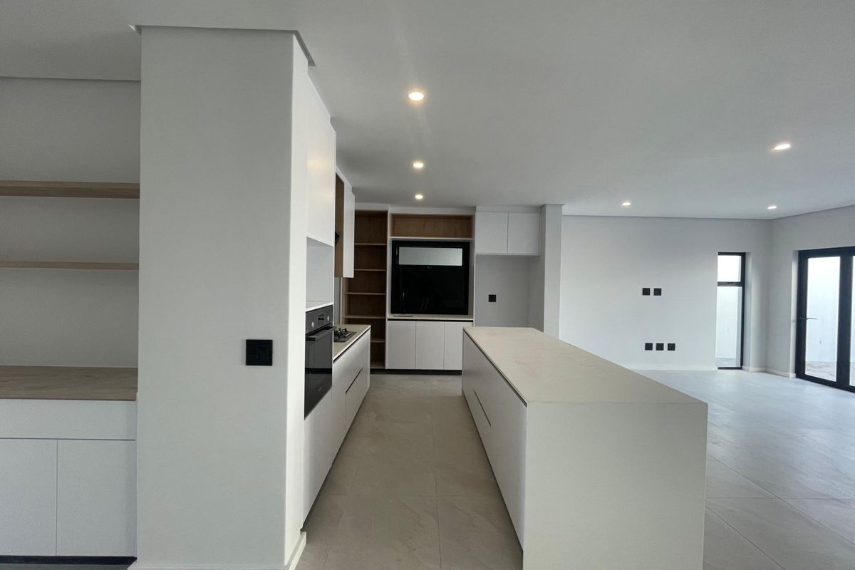 Modern 4-bedroom luxury home in Sandown, Blouberg with premium finishes and indoor-outdoor living - Photo 4