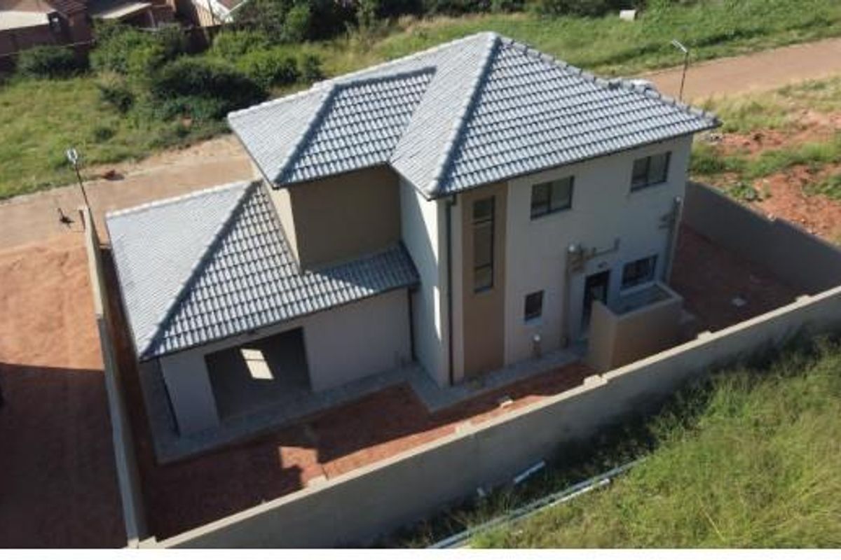 House For Sale in Klerksoord, Akasia - Photo 2