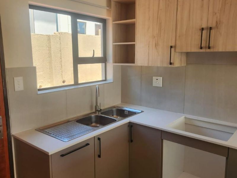 House For Sale in Klerksoord, Akasia - Photo 3