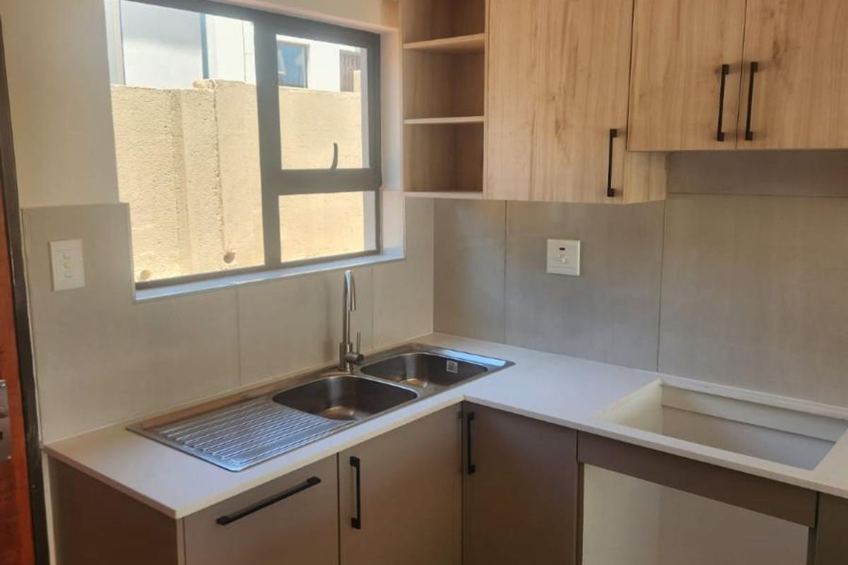 House For Sale in Klerksoord, Akasia - Photo 3