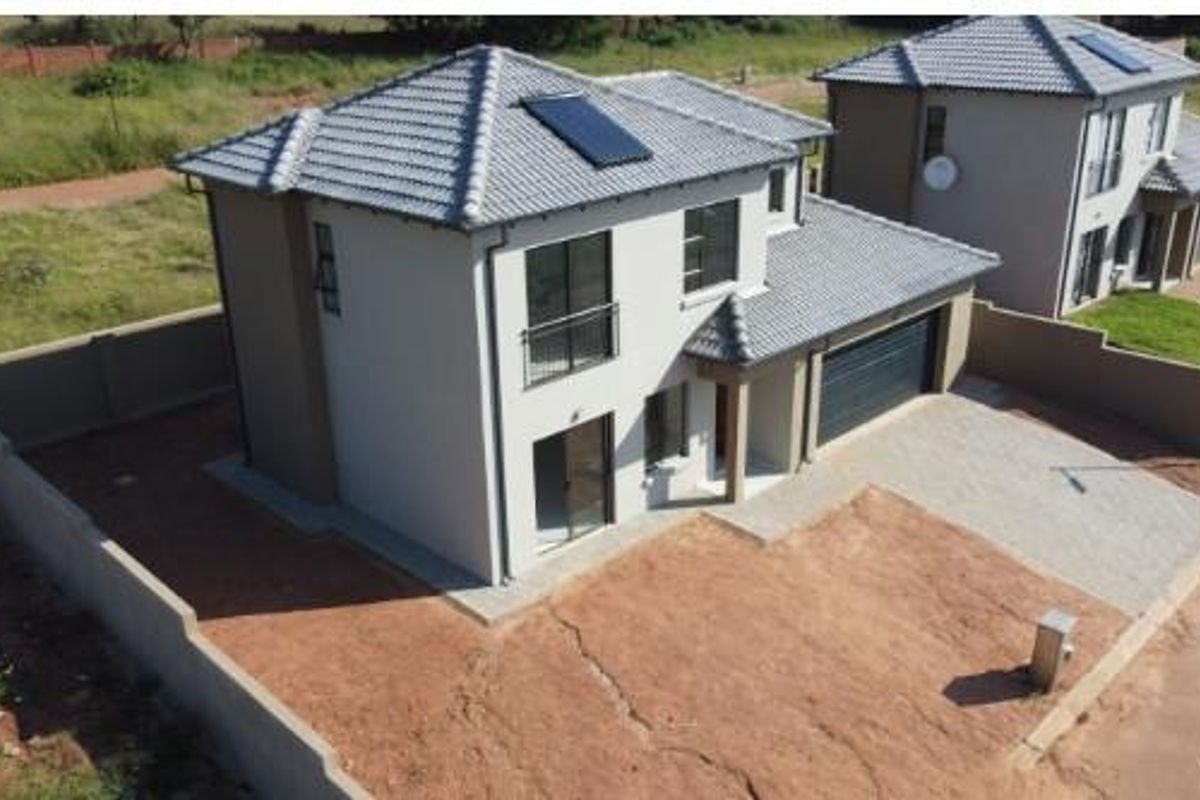 House For Sale in Klerksoord, Akasia - Photo 4