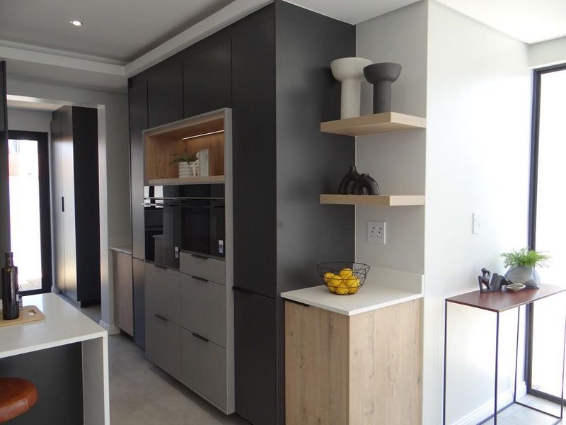 4 Bedroom House For Sale in Fountainbrook Estate, Midstream Estate, Centurion - Photo 8