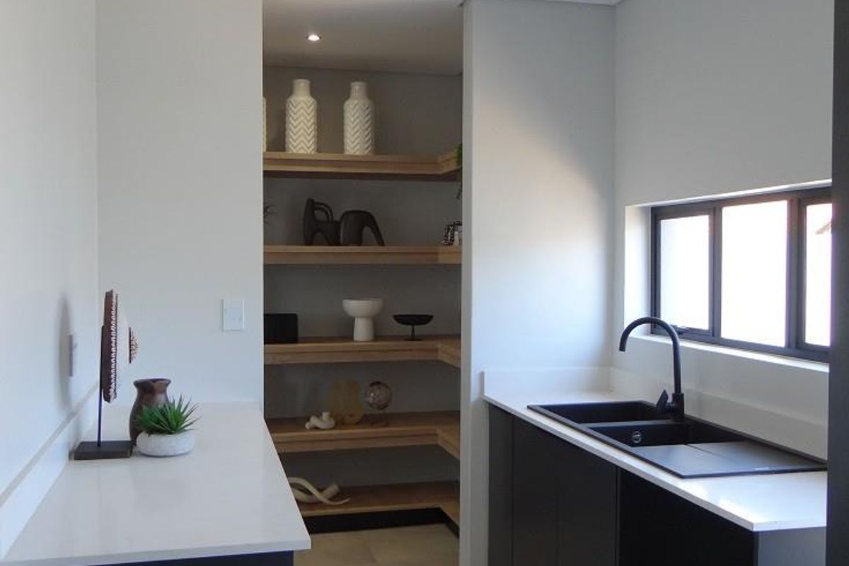4 Bedroom House For Sale in Fountainbrook Estate, Midstream Estate, Centurion - Photo 5
