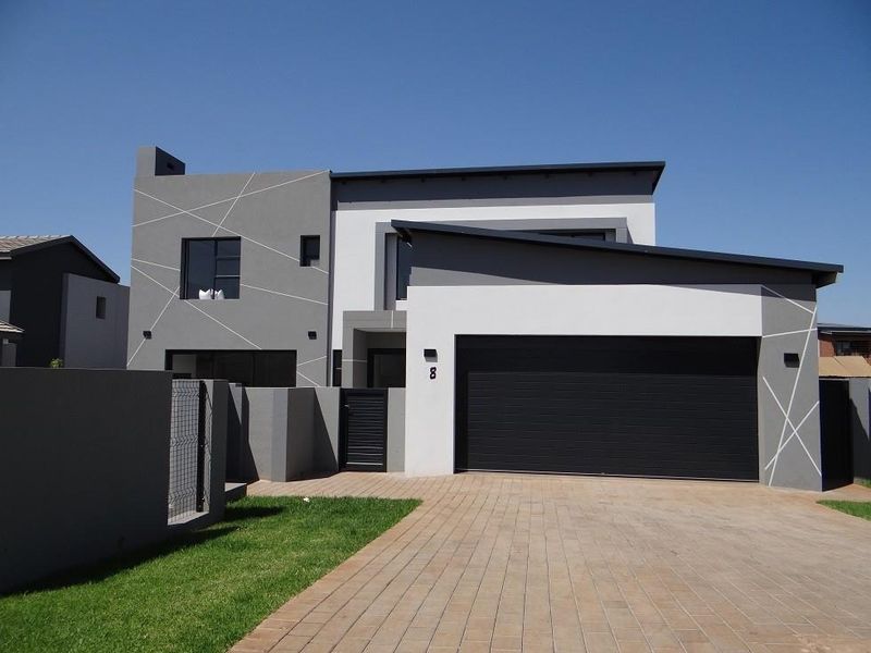 4 Bedroom House For Sale in Fountainbrook Estate, Midstream Estate, Centurion - Photo 2
