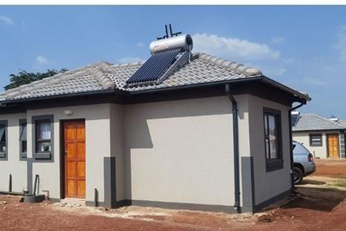 House For Sale in Klerksoord, Akasia - Photo 2