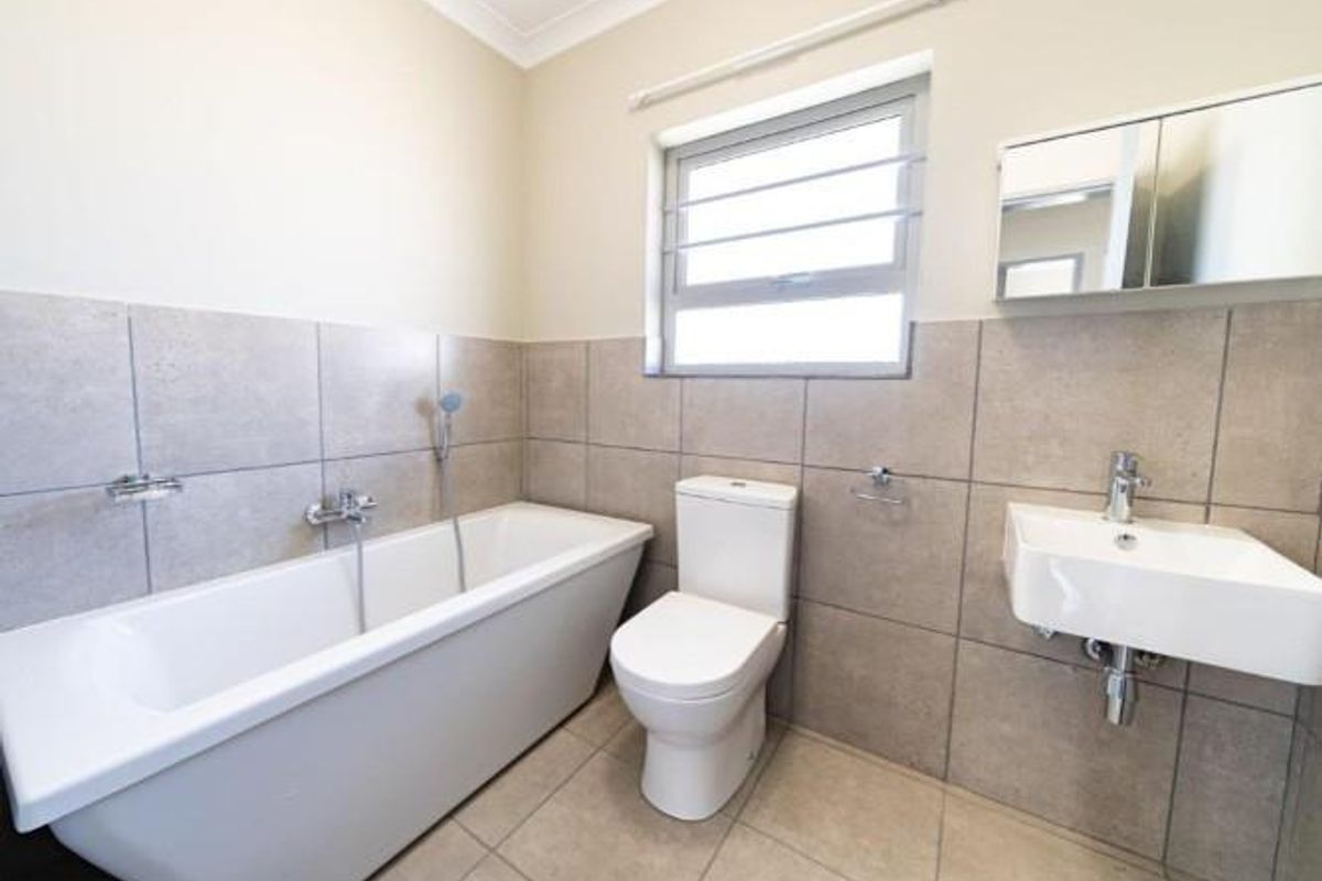 House For Sale in Klerksoord, Akasia - Photo 5
