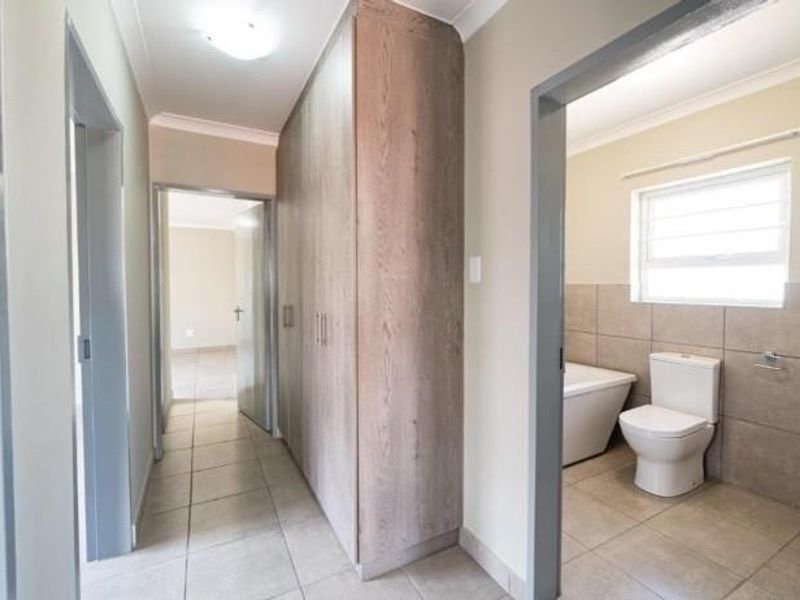 House For Sale in Klerksoord, Akasia - Photo 4