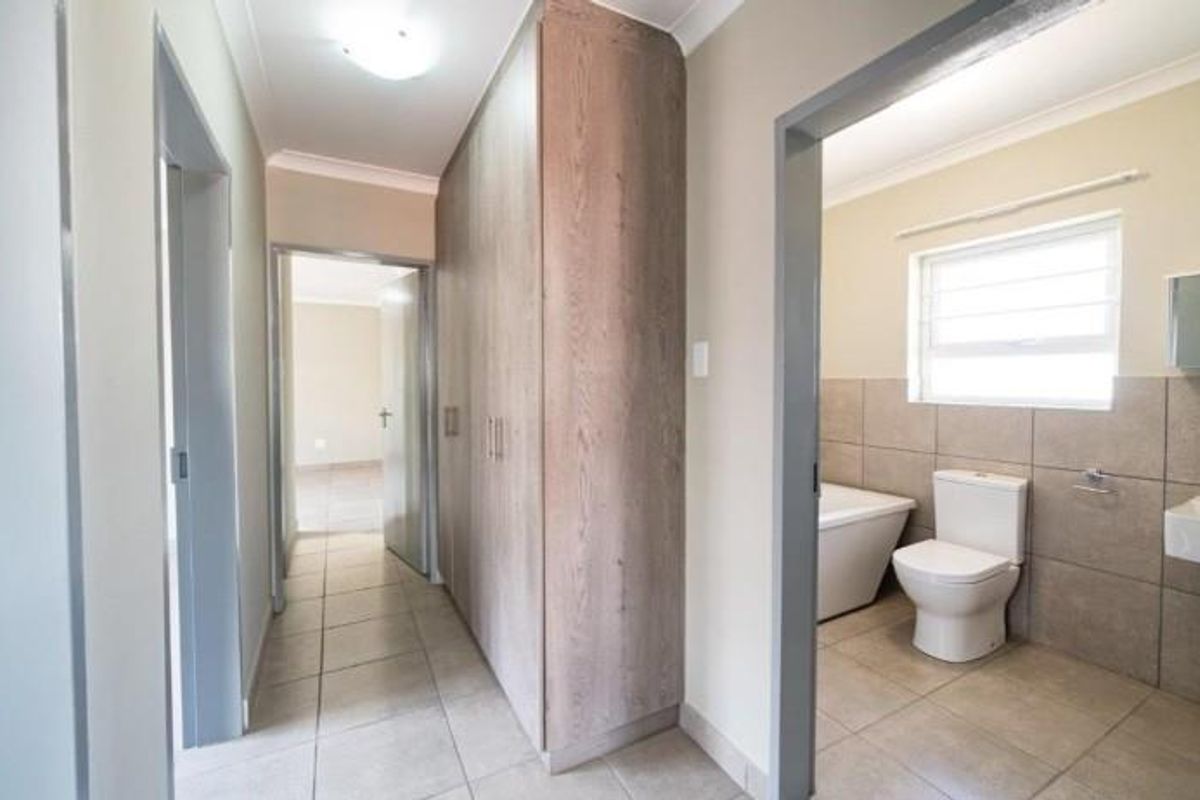 House For Sale in Klerksoord, Akasia - Photo 4