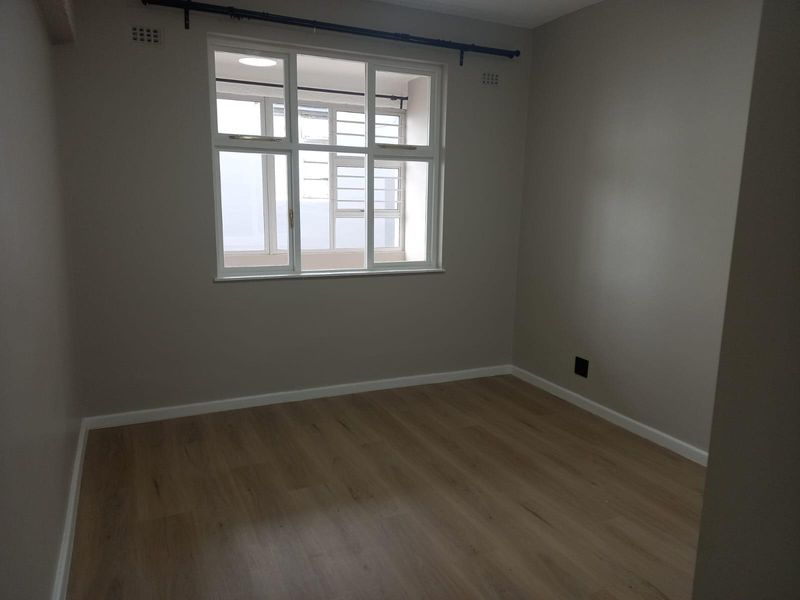 Mossel Bay Central - Lovely 2 Bedroom Flat with Sea and Town Views - Photo 7