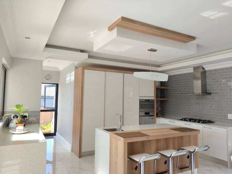 3 bedroom House To Rent in Blue Valley Golf Estate Centurion - Photo 2