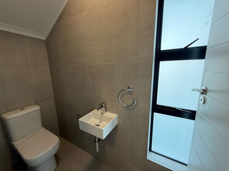 Duplex For Sale in Erand Gardens, Midrand - Photo 10