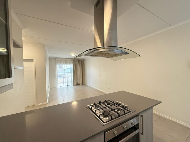 Duplex For Sale in Erand Gardens, Midrand - Photo 6