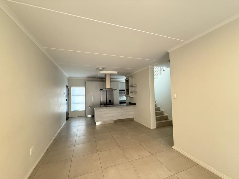 Duplex For Sale in Erand Gardens, Midrand - Photo 7