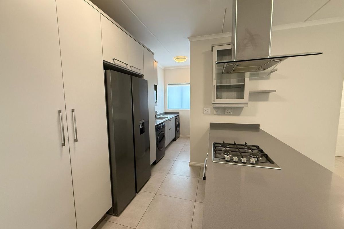Duplex For Sale in Erand Gardens, Midrand - Photo 5