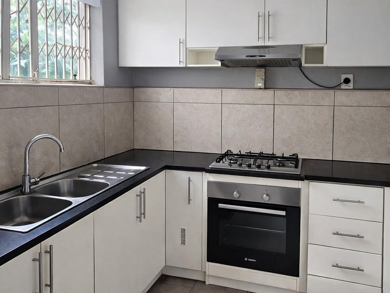 Spacious 2.5 Bed Ground Floor Apartment in Musgrave For Sale - Photo 5