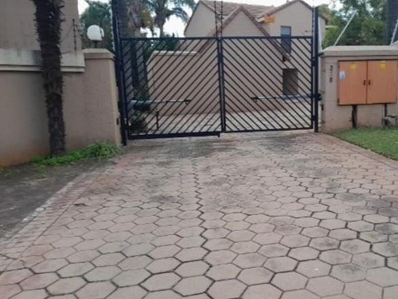3 Bedroom House For Sale in Equestria Pretoria Gauteng - Photo 1