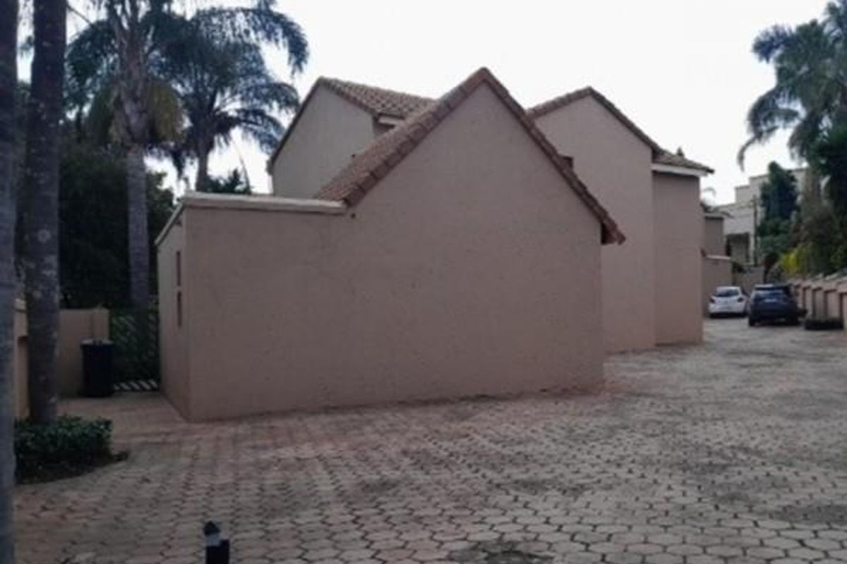 3 Bedroom House For Sale in Equestria Pretoria Gauteng - Photo 2